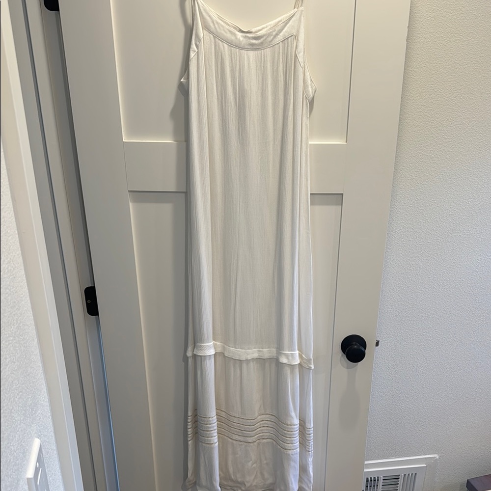 Elegant White Maxi Dress